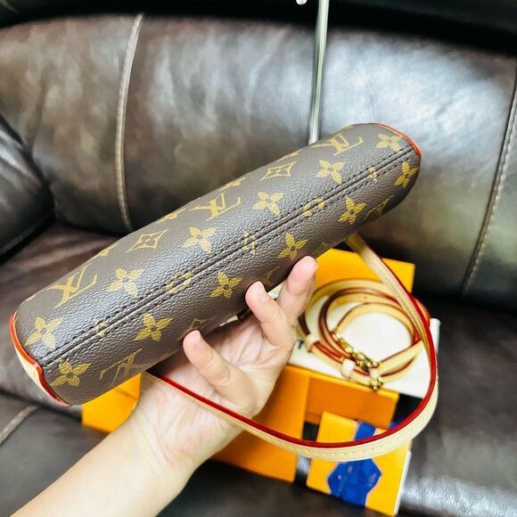 Brand New Louis Vuitton Tirette Pochette - Picture 10 of 16